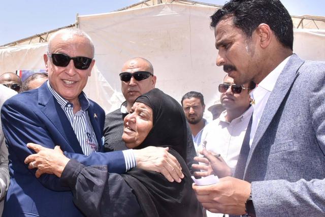 .محافظ الأقصر يزور الحاجة وهيبة
