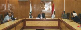 رئيس جامعة جنوب الوادى يعقد...