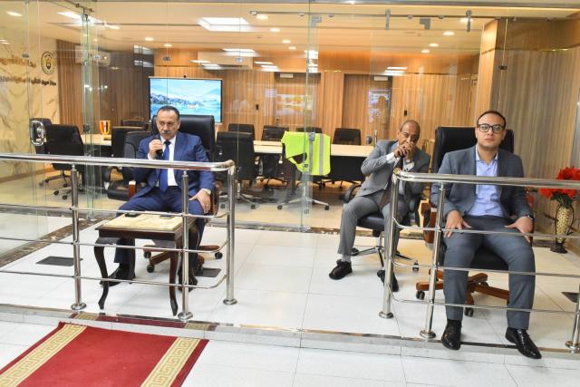 محافظ أسيوط يتابع جهود إزالة التعديات