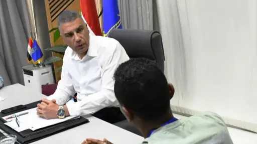 محافظ أسوان يبحث مشاكل المواطنين...
