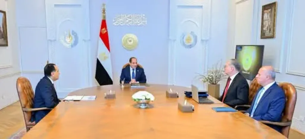 اجتماع الرئيس مع رئيس الوزراء ووزير البترول
