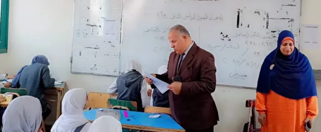 وكيل الوزارة يتفقد الامتحانات