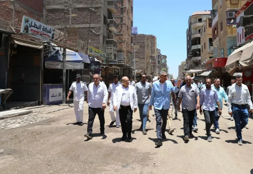 محافظ أسوان يتفقد شارع بور سعيد بكوم أمبو