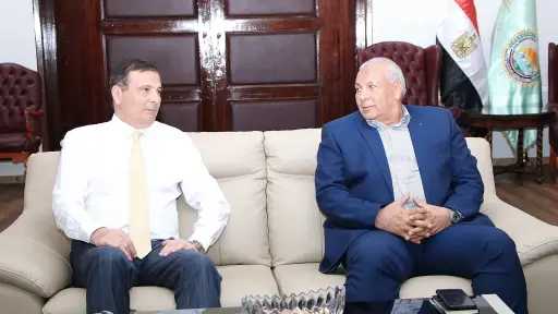 وزير الزراعة يبحث مع محافظ...