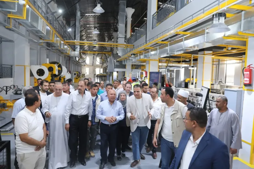 جولة وزير الصناعة والنقل في سوهاج