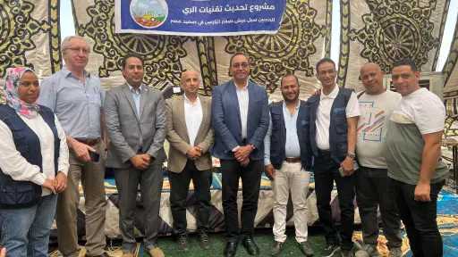 محافظ قنا يشارك في فاعليات...