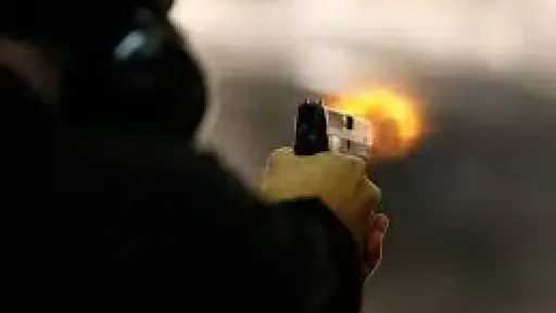 إصابة عامل بطلقات نارية في...