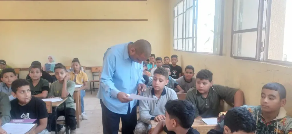 مدير تعليم أبو تشت يتفقد الامتحانات
