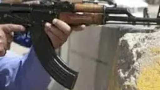 بسبب خلاف علي قطعة أرض.....