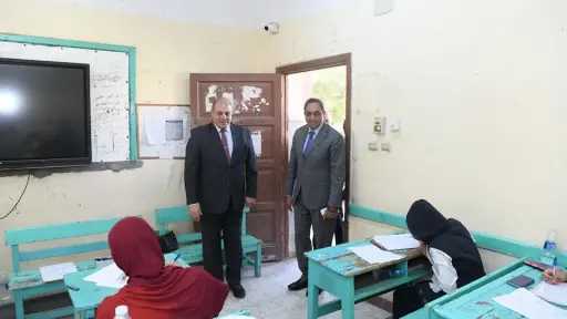 محافظ قنا يتفقد لجان امتحانات...
