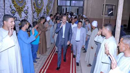 محافظ سوهاج يؤدي واجب العزاء...