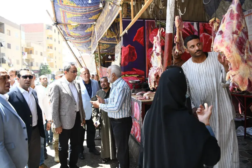 جولة محافظ قنا