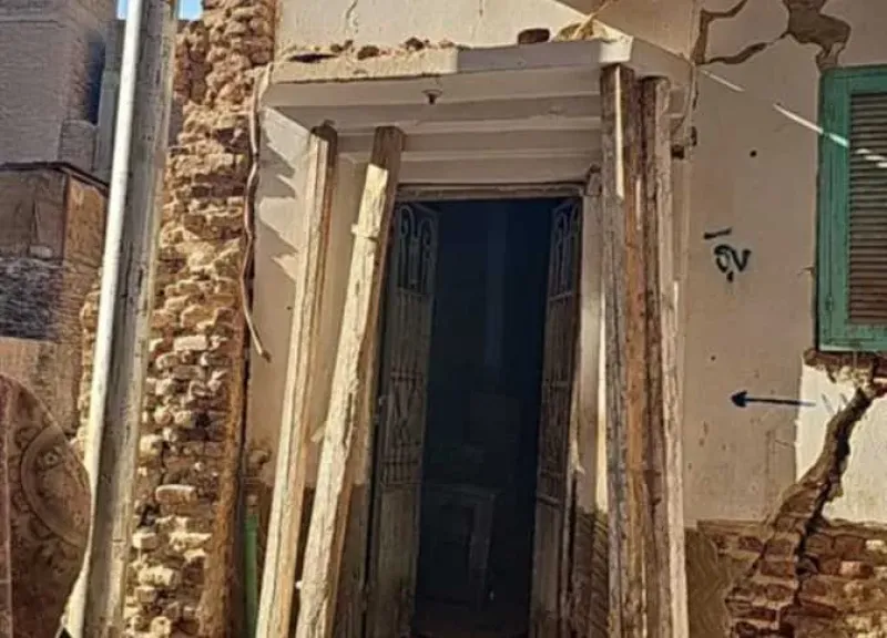 إخلاء 5 منازل