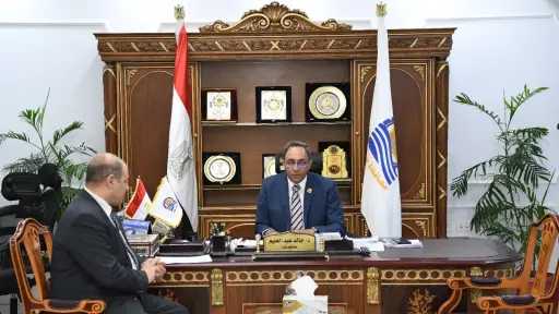 خلال اجتماع موسع.. محافظ قنا...