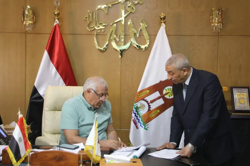 محافظ الوادي الجديد يعتمد نتيجة الشهادة الإعدادية