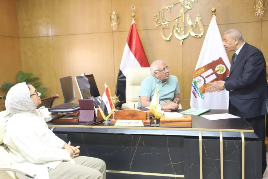 محافظ الوادي الجديد يعتمد نتيجة الشهادة الاعدادية