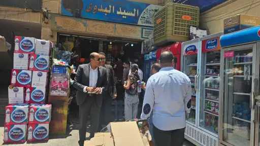 وكيل تموين الأقصر يتفقد الحالة...
