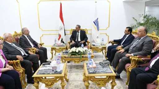 محافظ قنا يبحث مع البنك...