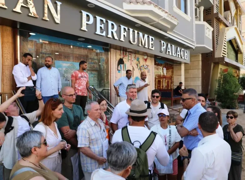 محافظ أسوان يرحب بالأفواج السياحية الإسبانية
