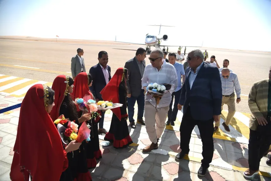 محافظ الوادي الجديد يستقبل وزيريّ الري والزراعة