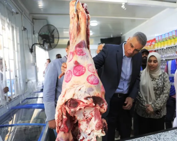 محافظ أسوان يفتتح أول منفذ دائم لبيع اللحوم والدواجن