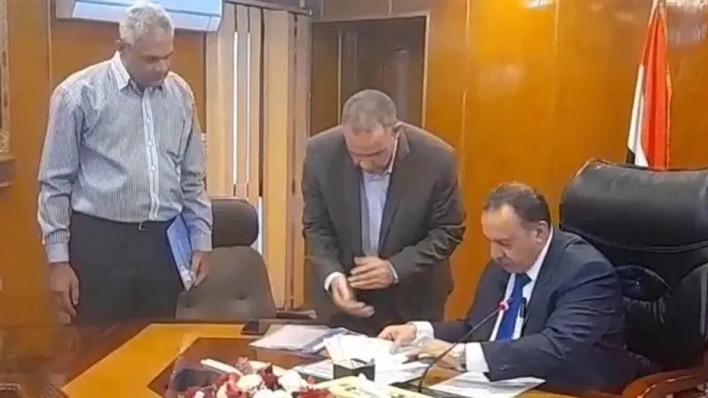 محافظ أسيوط يعتمد نتيجة الشهادة الإعدادية