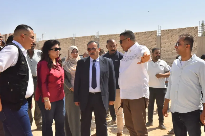 محافظ أسيوط يتفقد مجمع الصناعات الغذائية ومنتجات الرمان بالبداري
