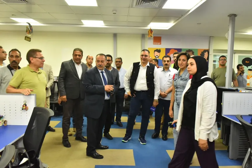 محافظ أسيوط يتفقد المنطقة التكنولوجية وواحة سيليكون