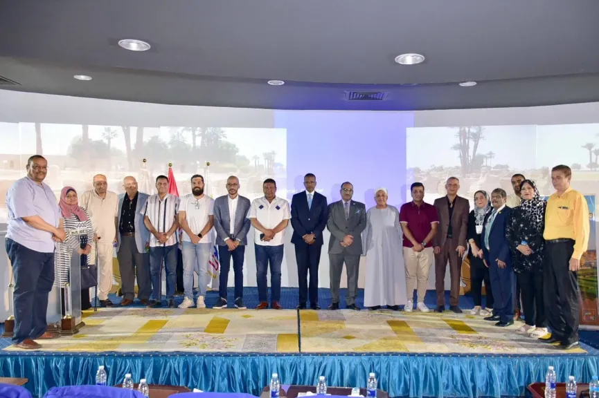 المشاركون في الندوة التثقيفية