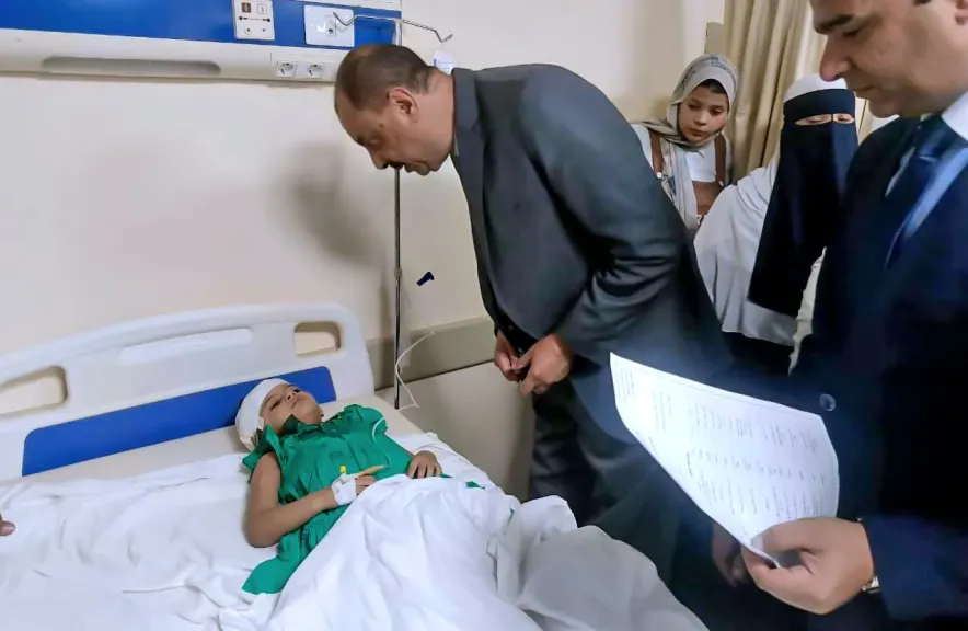 محافظ سوهاج يزور مصابي حادث طريق جهينة ـ طهطا