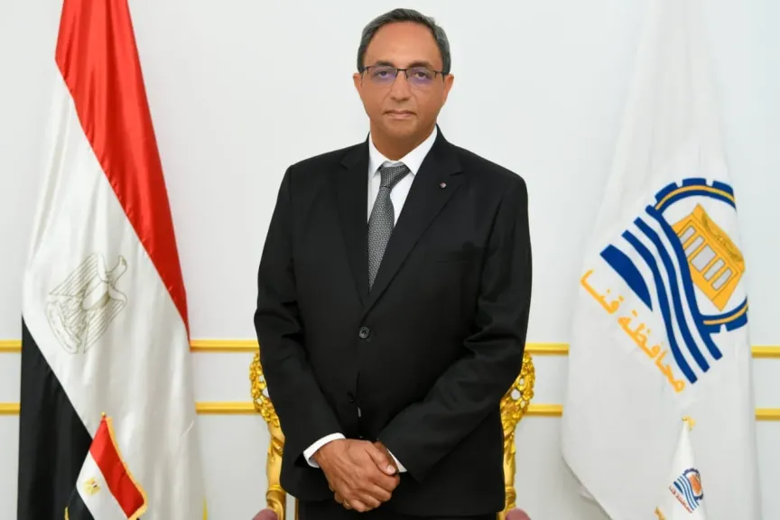 الدكتور خالد عبدالحليم، محافظ قنا ،
