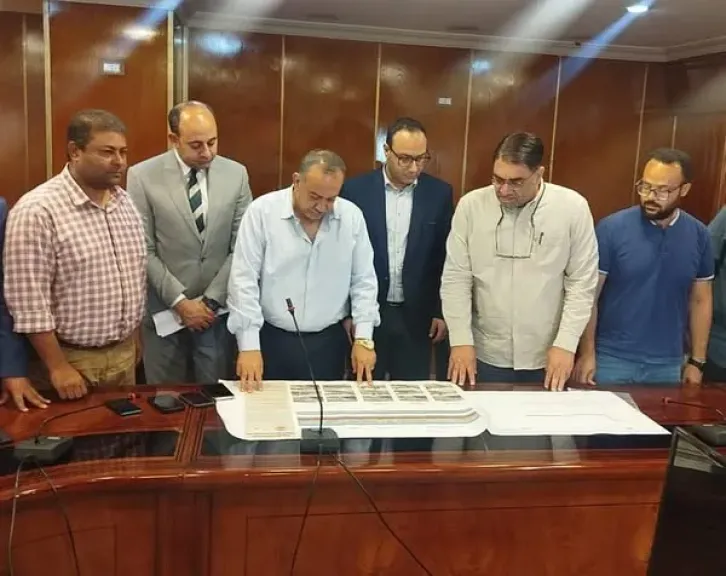 محافظ أسيوط يبحث مقترح تطوير كورنيش النيل