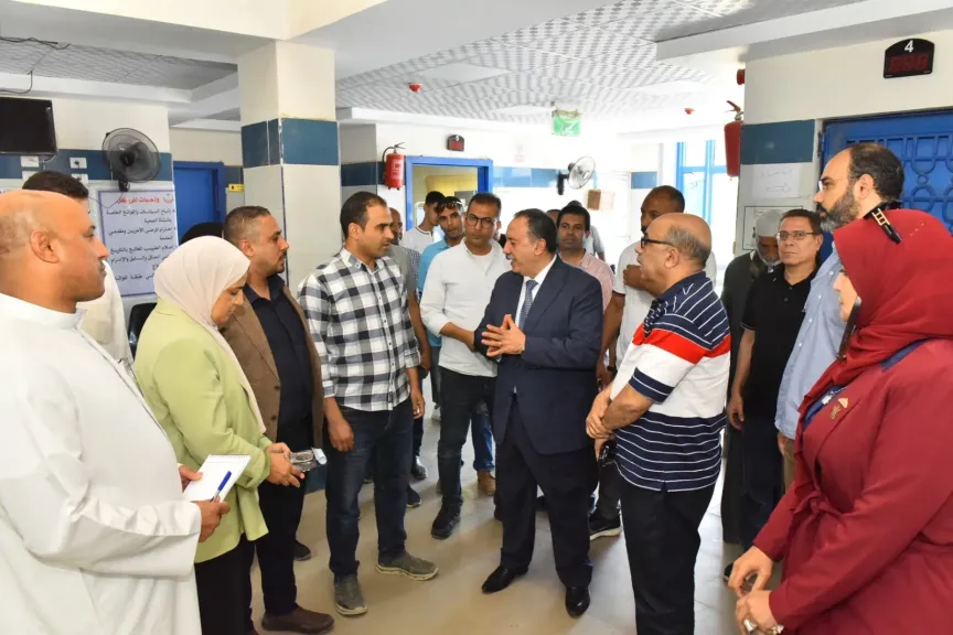 محافظ أسيوط يتفقد وحدة طب الأسرة بكودية الإسلام