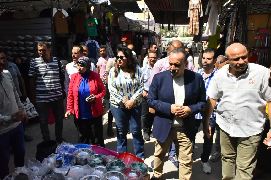 محافظ أسيوط يفتتح السوق الحضري الجديد بحي غرب