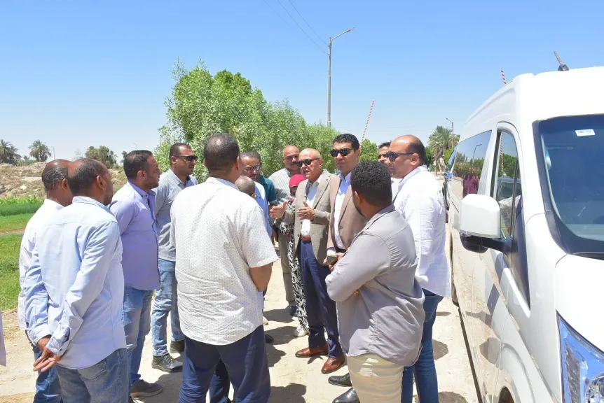 محافظ الأقصر يتفقد طريق المعاهدة