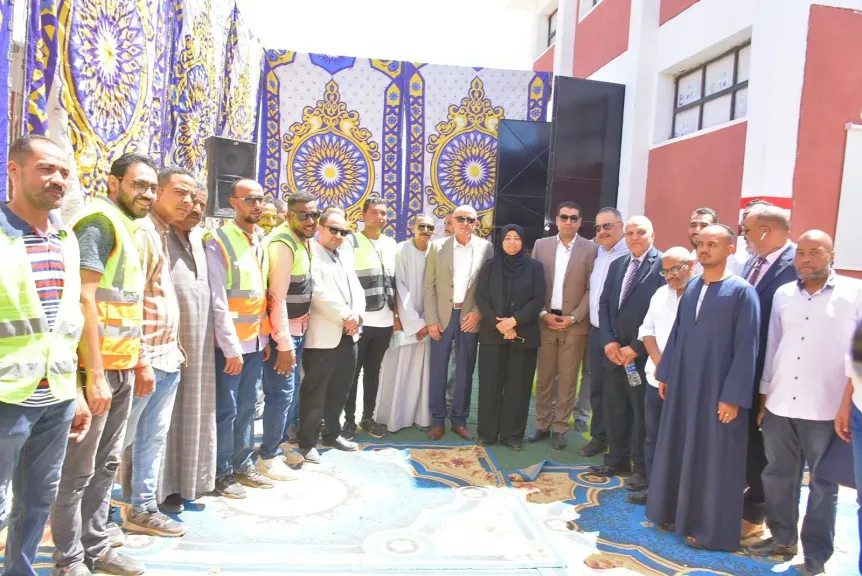 محافظ الأقصر يفتتح محطة رفع صرف صحي العضايمة