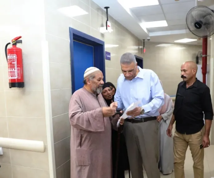محافظ أسوان يتفقد مركز طب أسرة صحة أول