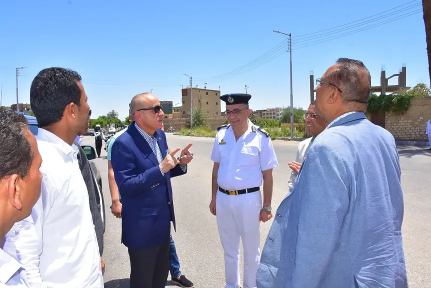 محافظ الأقصر في جولة صباحية