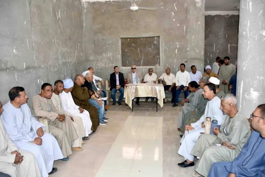 محافظ الأقصر يؤدى واجب العزاء