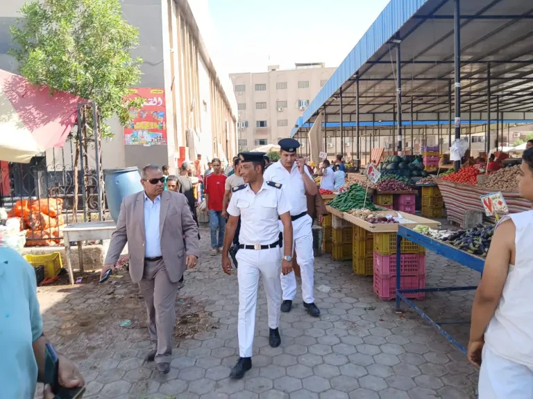 السكرتير المساعد يقود الحملة