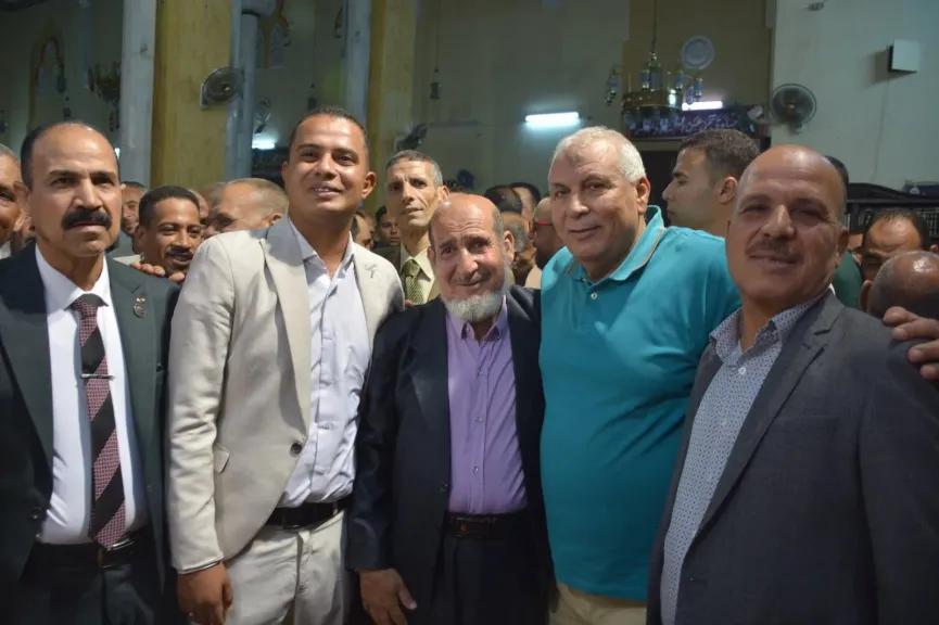محافظ الوادي الجديد يشهد عقد قران عروسين 