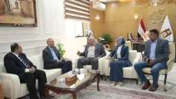 محافظ الوادي الجديد يبحث مع...