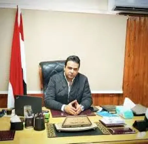 الدكتور عمرو دويدار، وكيل وزارة الصحة بسوهاج