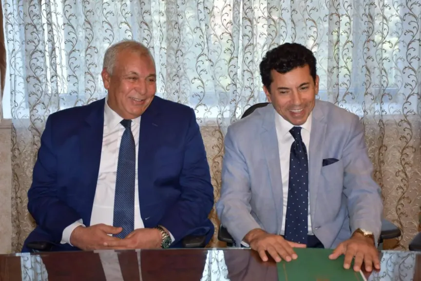 لقاء وزير الرياضة ومحافظ الوادي الجديد