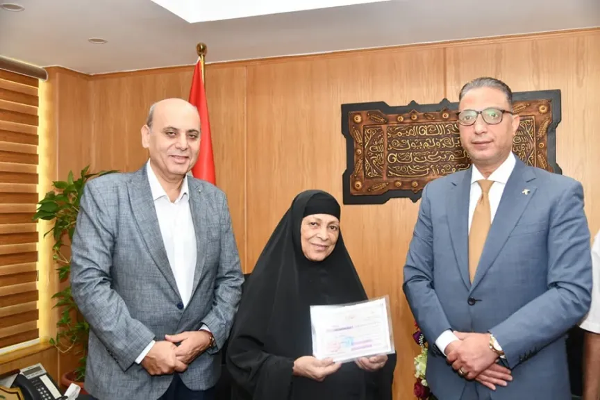 محافظ الفيوم والحاجة مبروكة