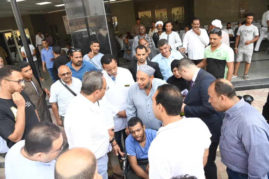 جولة محافظ قنا في نجع حمادي