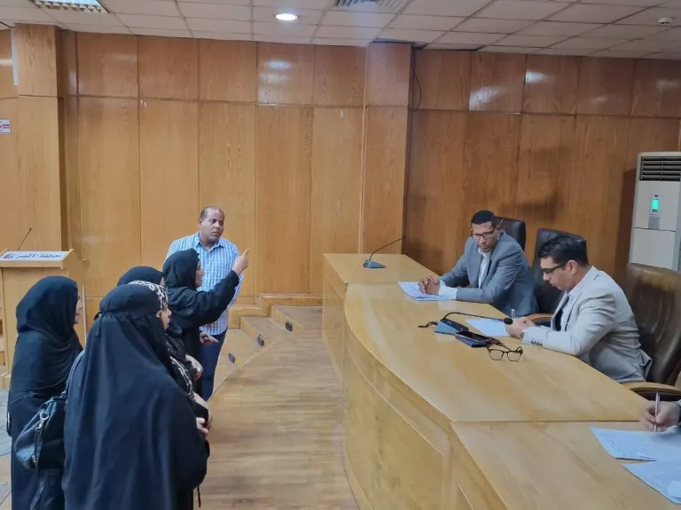 نائب محافظ الأقصر يبحث 39 طلباً وشكوى