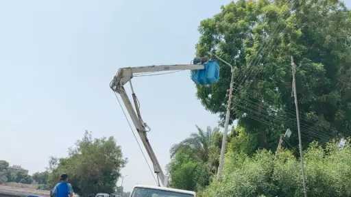 تركيب كشافات إنارة جديدة على...