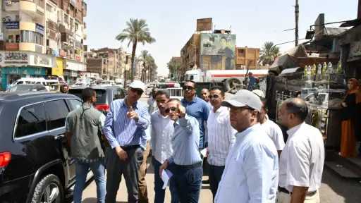 أثناء تفقده لعدد من الشوارع...