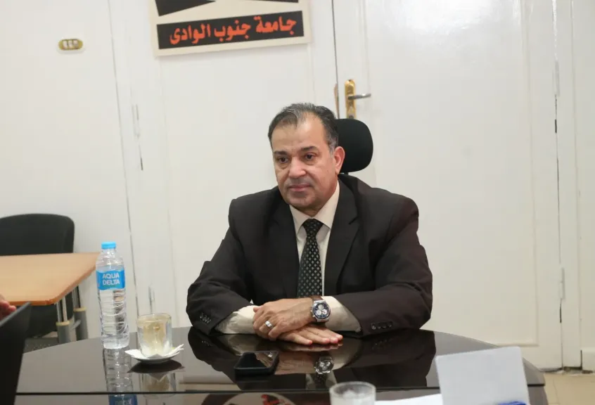 الدكتور أحمد عكاوي، رئيس جامعة جنوب الوادي